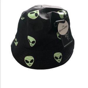 Alien Pattern Bucket Hat Reversible